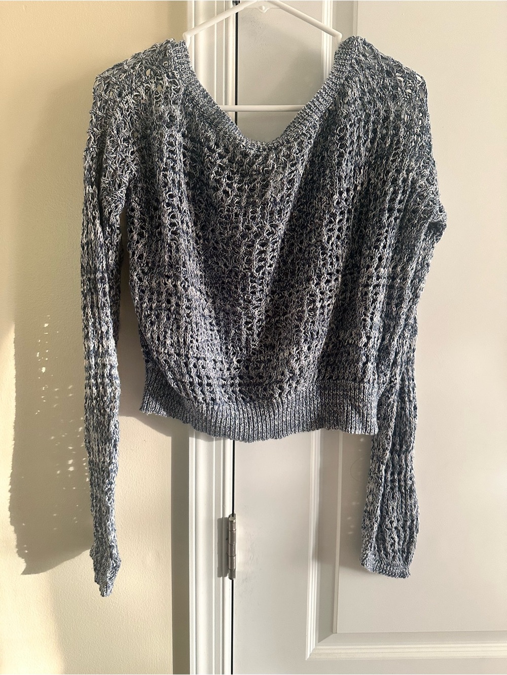 Aeropostale Open-Knit V-Neck Sweater in Heather Gray